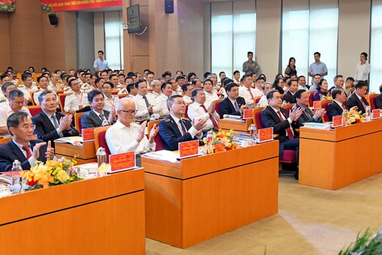 Chủ tịch Quốc hội Trần Thanh Mẫn dự và phát biểu chỉ đạo Đại hội Đảng bộ Kiểm toán Nhà nước nhiệm kỳ 2025 - 2030