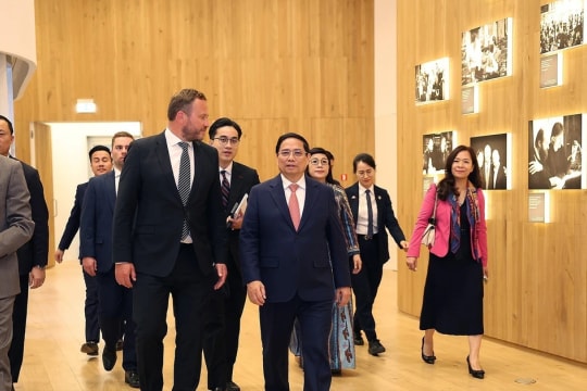 Vietnamese PM tours Estonia’s Arvo Pärt Centre