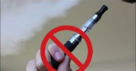 Sử dụng thuốc lá điện tử đã bị cấm, bé trai 15 tuổi nhập viện vì nôn và nói nhảm