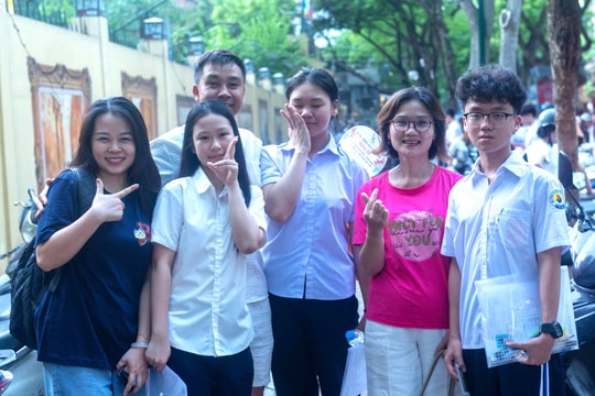 Giáo viên đánh giá đề thi tiếng Anh vào lớp 10 Hà Nội sẽ khó có "mưa" điểm 10