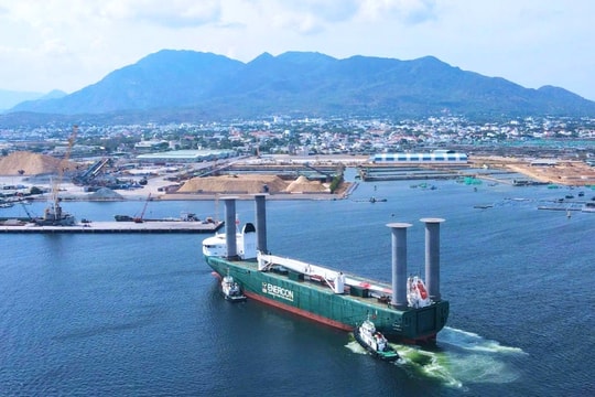 Xây dựng kho đầu nguồn cung ứng xăng dầu và nhiên liệu hàng không tại cảng Cam Ranh