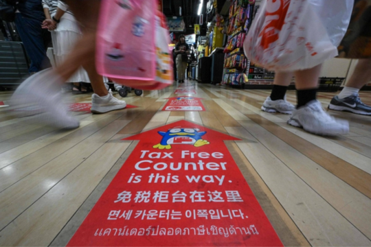 Nhật Bản cân nhắc bỏ chính sách miễn thuế cho du khách