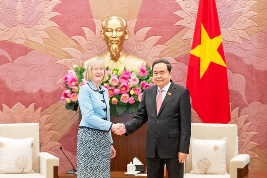 Chủ tịch Quốc hội Trần Thanh Mẫn tiếp Đại sứ Australia