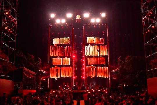 Ấn tượng đêm nhạc đặc biệt “Vinh quang Công an nhân dân Việt Nam”