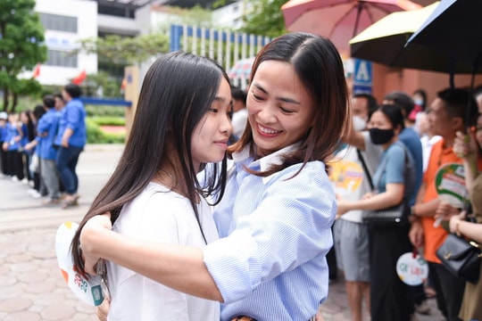 Thơ "Tiếng trẻ học bài" vào đề thi chuyên Văn vào lớp 10 Hà Nội năm 2025