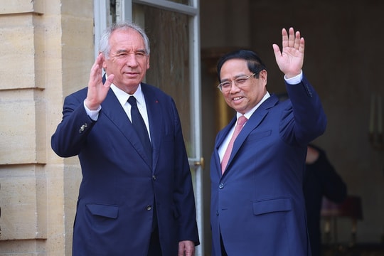 Thủ tướng Phạm Minh Chính hội đàm với Thủ tướng Pháp Francois Bayrou