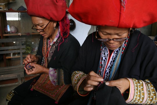 Tinh hoa dân tộc giữa dòng chảy hiện đại