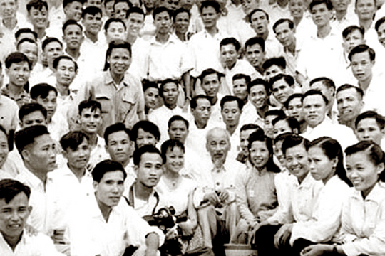 Ngòi bút của cải cách, “nhịp cầu” lòng dân