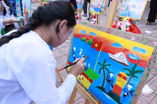 Tình yêu biển đảo qua Cuộc thi Sáng tác về biển, đảo và lực lượng Cảnh sát biển Việt Nam