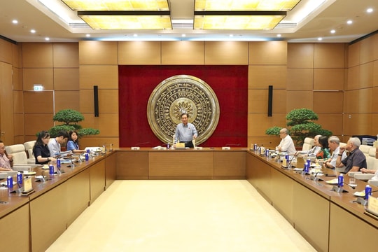 Phó Chủ tịch Quốc hội Lê Minh Hoan gặp mặt đại biểu Quốc hội tỉnh Phú Yên các khóa