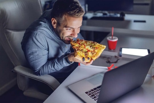 5 thói quen ăn uống khiến cơ thể mệt mỏi mà bạn không ngờ tới