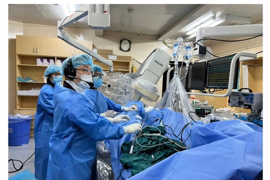 Bệnh viện Bạch Mai tiên phong làm chủ kỹ thuật điều trị rung nhĩ bằng nhiệt lạnh