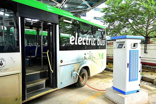 Điện hóa xe máy - lối đi riêng của Ấn Độ