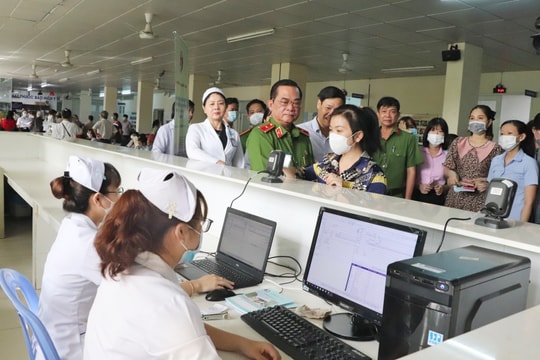 “Chìa khóa” xây dựng chính quyền phục vụ minh bạch