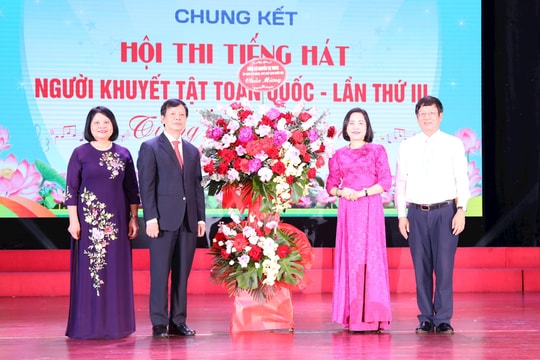 Phó Chủ tịch Quốc hội Nguyễn Thị Thanh dự Chung kết Hội thi Tiếng hát người khuyết tật toàn quốc lần thứ III