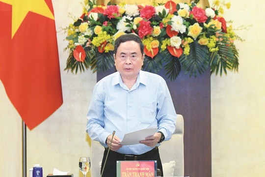 Chủ tịch Quốc hội Trần Thanh Mẫn ký ban hành Nghị quyết sửa đổi, bổ sung một số điều của Hiến pháp nước Cộng hòa Xã hội Chủ nghĩa Việt Nam