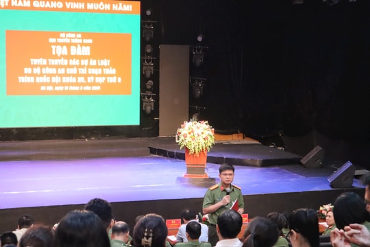 Bảo vệ quyền con người trên không gian số