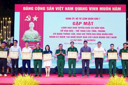 Quân khu 7 trao tặng bằng khen cho 75 cá nhân, tập thể báo chí tiêu biểu