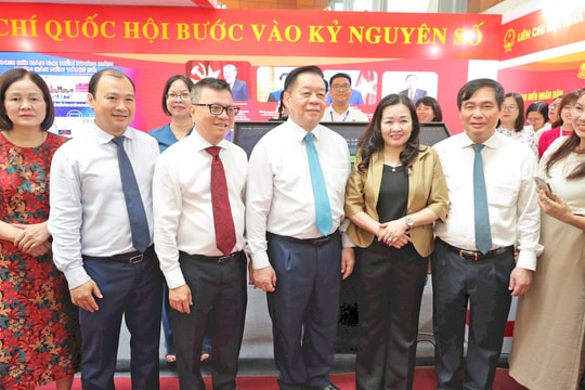Báo chí cách mạng Việt Nam vững bước tiến vào giai đoạn mới