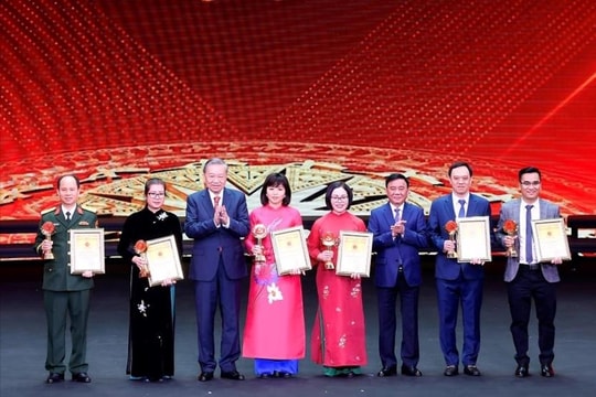 “Người gác cổng” tư tưởng thời đại mới