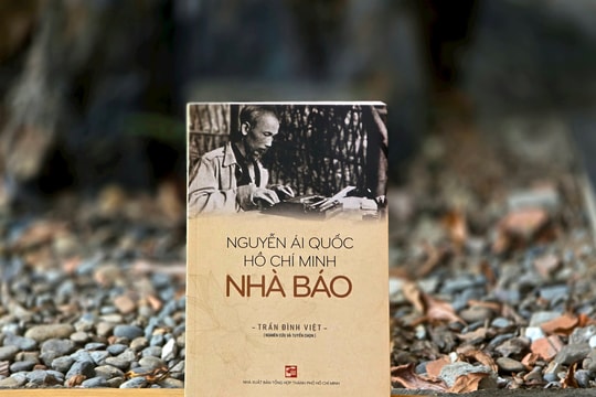 Nguyễn Ái Quốc - Hồ Chí Minh - Nhà báo