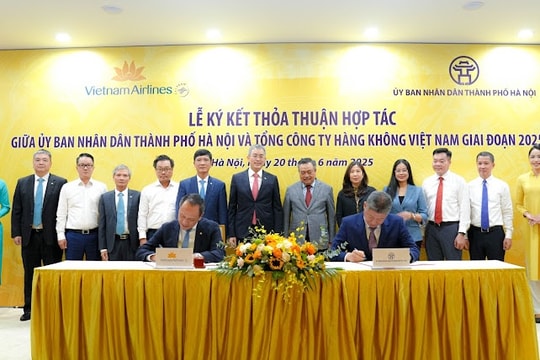 Vietnam Airlines và TP Hà Nội ký kết thỏa thuận hợp tác