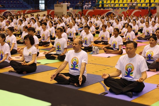 1.000 người đồng diễn giao thức Yoga phổ biến