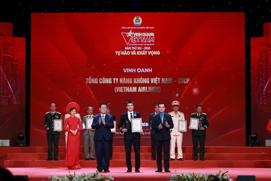 Vietnam Airlines được vinh danh tại chương trình Vinh quang Việt Nam 2025