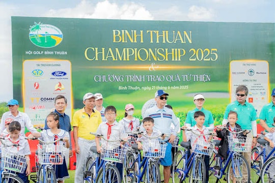 Bình Thuận: Trao nhiều phần quà ý nghĩa đến học sinh, người nghèo