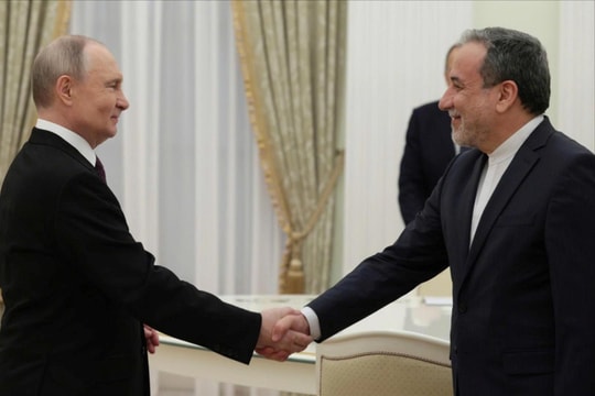 Lãnh tụ tối cao Iran kêu gọi Nga “hành động nhiều hơn”