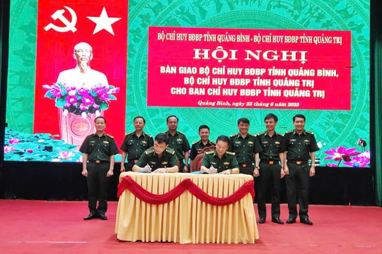 Ban Chỉ huy BĐBP tỉnh Quảng Trị (mới) tiếp nhận nhiệm vụ từ BĐBP tỉnh Quảng Bình và Quảng Trị