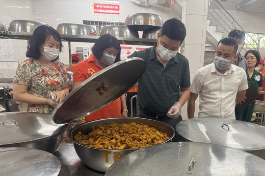 Hà Nội tăng cường công tác bảo đảm ATTP trong mùa hè và mùa bão, lụt