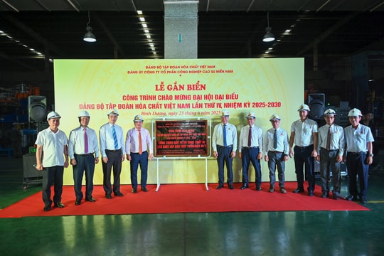 Casumina gắn biển công trình sản xuất lốp bán thép Patagonia M/T chào mừng Đại hội Đảng bộ Tập đoàn Hóa chất Việt Nam lần thứ IV