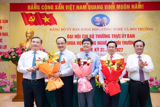 Phó Chủ tịch Quốc hội Lê Minh Hoan dự Đại hội Chi bộ Thường trực Ủy ban Khoa học, Công nghệ và Môi trường