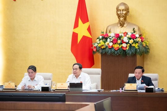 NGHỊ QUYẾT Về Đoàn đại biểu Quốc hội và chỉ định Trưởng Đoàn, Phó Trưởng Đoàn đại biểu Quốc hội khóa XV tỉnh Quảng Trị