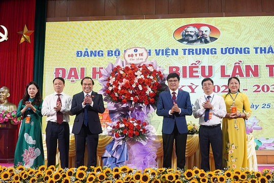 PGS.TS Nguyễn Công Hoàng tiếp tục được bầu làm Bí thư Đảng uỷ Bệnh viện Trung ương Thái Nguyên