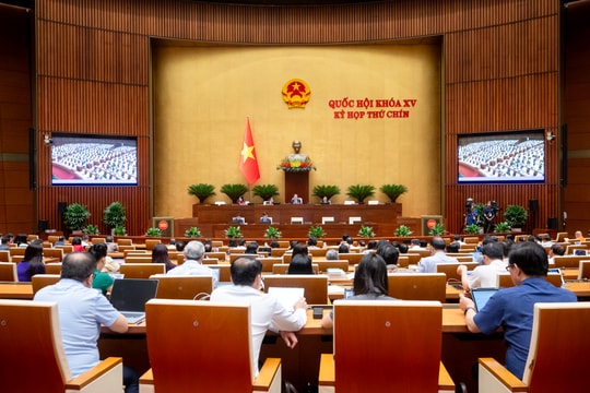 Nghị quyết Về miễn, hỗ trợ học phí đối với trẻ em mầm non, học sinh phổ thông, người học chương trình giáo dục phổ thông trong cơ sở giáo dục thuộc hệ thống giáo dục quốc dân