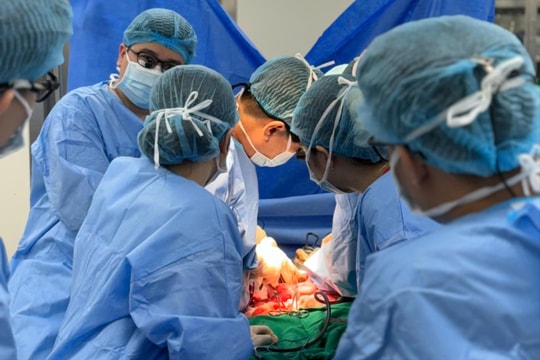 Nam quân nhân hồi sinh sự sống từ người hiến tạng chết não