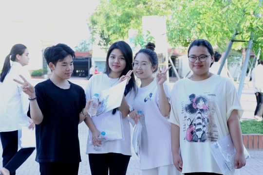 Thi tốt nghiệp THPT 2025: Thí sinh “hiếu kỳ” với cách ra đề mới của môn thi Ngữ Văn