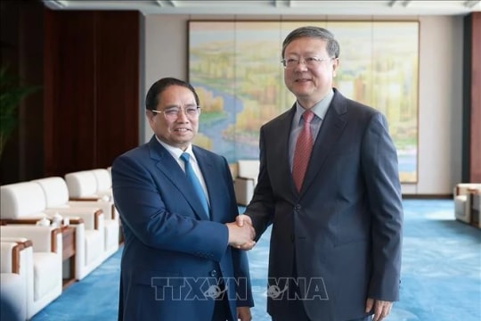 PM suggests strengthening ties between Vietnamese localities, China's Shanghai