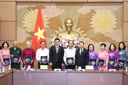 Phó Chủ tịch Quốc hội Vũ Hồng Thanh gặp mặt đại biểu Quốc hội tỉnh Đồng Nai các khóa