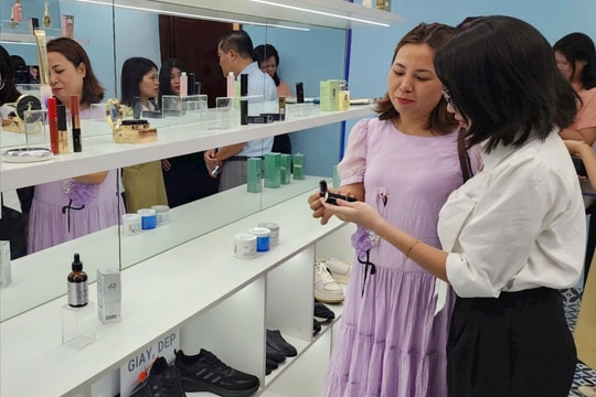 Mở cửa phòng trưng bày nhận diện và phân biệt hàng hóa thật giả