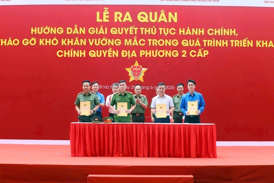 Lễ ra quân hướng dẫn thủ tục hành chính trong quá trình triển khai chính quyền hai cấp