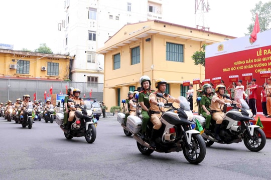 Ra quân hướng dẫn thủ tục hành chính trong triển khai chính quyền địa phương 2 cấp