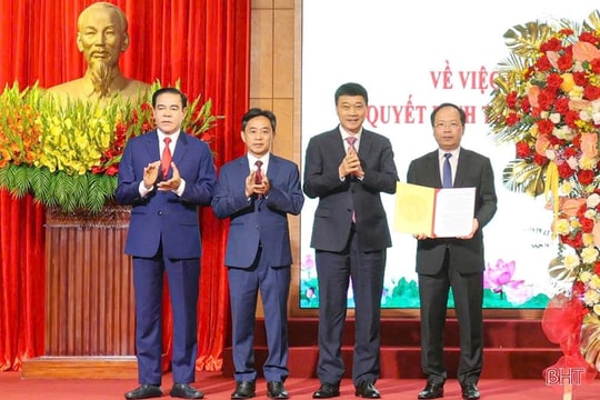 Bảo đảm hoạt động của bộ máy chính quyền mới ổn định, hiệu quả ngay từ những ngày đầu