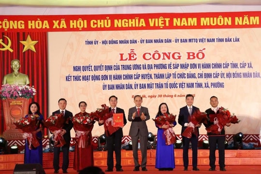 Đắk Lắk: Công bố Nghị quyết, Quyết định sáp nhập tỉnh