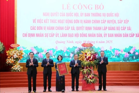 Quảng Ninh công bố các quyết định về thực hiện mô hình chính quyền địa phương 2 cấp