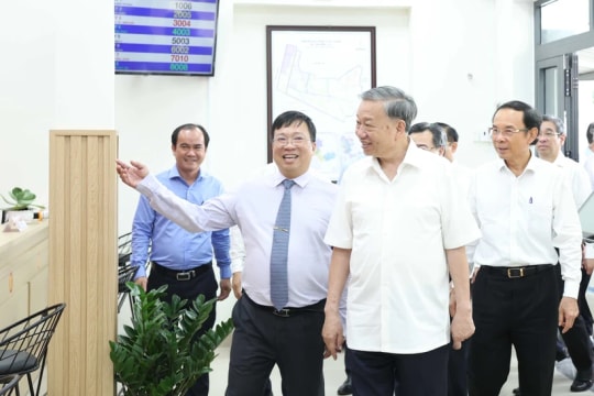 Party chief calls for faster, better service in two-level local administration implementation