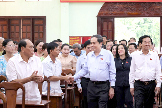 National Assembly Chairman meets with voters in Can Tho