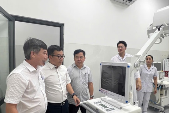 Công ty cổ phần Lọc hóa dầu Bình Sơn trao tặng trang thiết bị y tế hiện đại cho huyện Côn Đảo